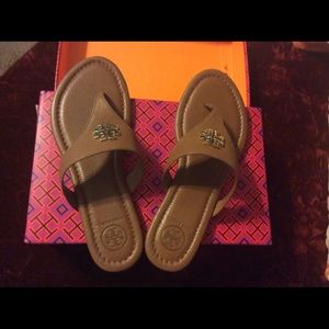 Tory Burch Jolie flat thong tumbled leather size 6